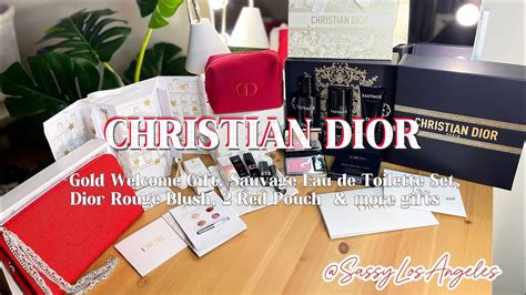 what is the dior gold welcome gift